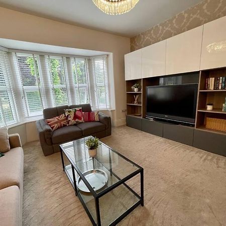 Modern 2 Bed Flat W Parking, Dog Friendly, Central 본머스 외부 사진