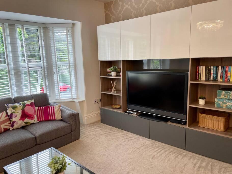 Modern 2 Bed Flat W Parking, Dog Friendly, Central 본머스 외부 사진