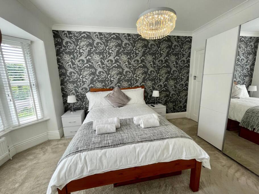 Modern 2 Bed Flat W Parking, Dog Friendly, Central 본머스 외부 사진
