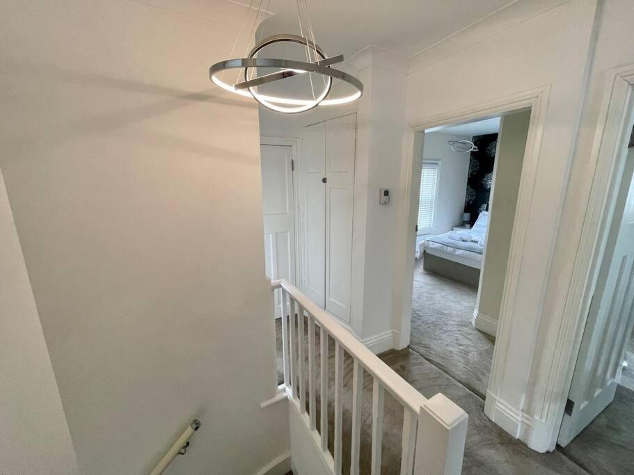 Modern 2 Bed Flat W Parking, Dog Friendly, Central 본머스 외부 사진
