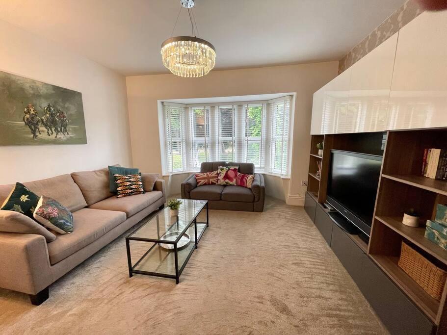 Modern 2 Bed Flat W Parking, Dog Friendly, Central 본머스 외부 사진